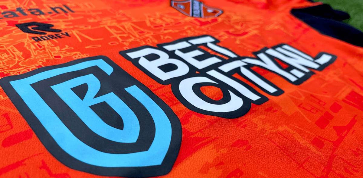 Foto van wedstrijdshirt FC Volendam met BetCity logo